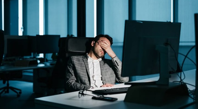 Memahami Burnout: Ketika Tekanan Kerja Mengancam Nyawa