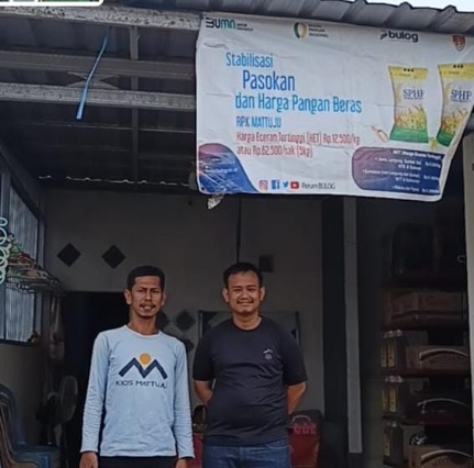 Tak Kenal Libur, Andi Farid Nur Sambangi RPK Mattuju Demi Pastikan Beras SPHP untuk Warga