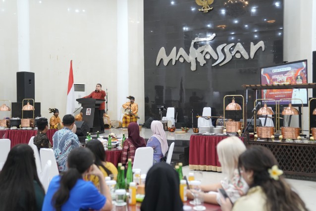 Wali Kota Makassar Sambut Hangat 13 Delegasi Internasional di Cultural Night FKG Unhas