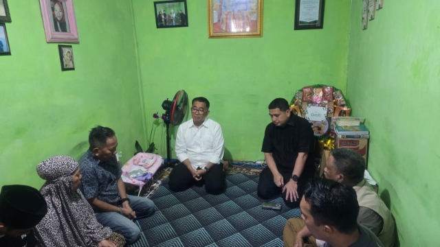 Wali Kota Munafri Dampingi Dirjen Otda Kemendagri Kunjungi Lima Lokasi Korban DPRD