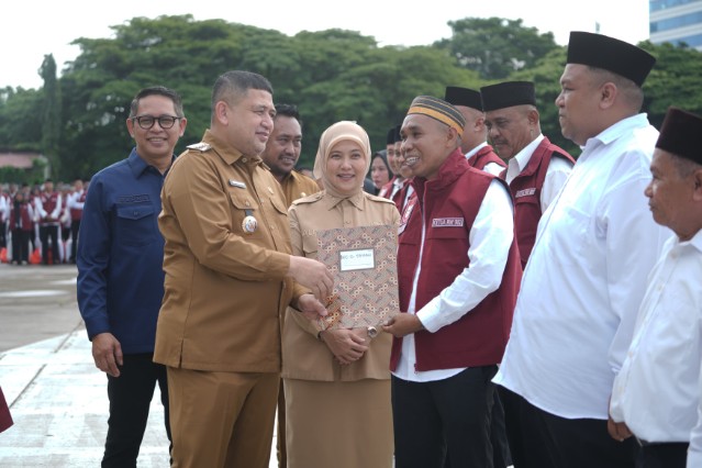 6.032 RT/RW Resmi Dilantik di Makassar, Munafri Minta Fokus Sampah, Keamanan, dan UMKM