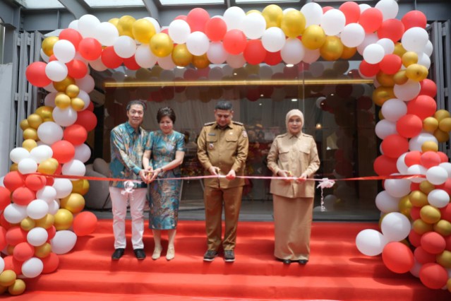 Dorong Pertumbuhan Industri, Munafri-Aliyah Resmikan Pabrik Kaca PT Sanno Abadi Cemerlang