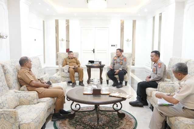 Wali Kota Makassar dan Ditbinmas Polda Sulsel Bahas Penguatan Pemolisian Masyarakat Berbasis Kearifan Lokal