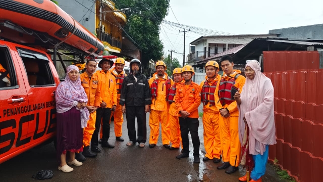 Instruksi Wali Kota Bergerak Cepat, BPBD Makassar All Out Tangani Banjir dan Evakuasi Warga