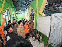 Temui Warga Terdampak Banjir, Appi Turun Langsung Hingga Larut Malam, Cek Logistik Pengungsi