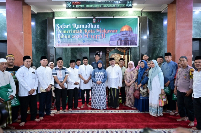 Safari Ramadan Pemkot Makassar, Wakil Wali Kota Shalat Tarawih Bersama Warga Manggala.