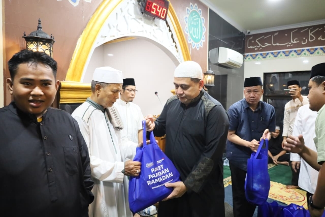 Safari Subuh Keliling Masjid Jadi Ruang Munafri Sapa dan Sampaikan Pesan Penting ke Warga.