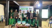 Mahasiswa Kuliah Kerja Nyata (KKN) Angkatan 78 Universitas Islam Negeri Alauddin Makassar posko 13 Desa Tonralipue, Kec, Tanasitolo sukses menggelar pelatihan pembuatan eco enzim sebagai upaya pengolahan limbah organik masyarakat.