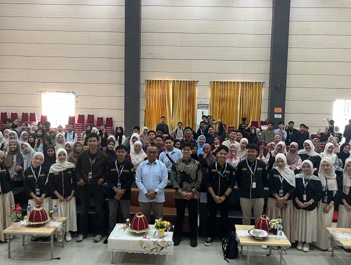 CAKRAONLINE.COM— Himpunan Mahasiswa Jurusan (HMJ) Akuntansi, Fakultas Ekonomi dan Bisnis Islam (FEBI), UIN Alauddin Makassar menggelar Seminar Internasional bertajuk “Beyond the Numbers: Green Accounting and Environmental Accountability for a Sustainable Indonesia” Selasa (20/10/2026), Aula FEBI UIN Alauddin Makassar.